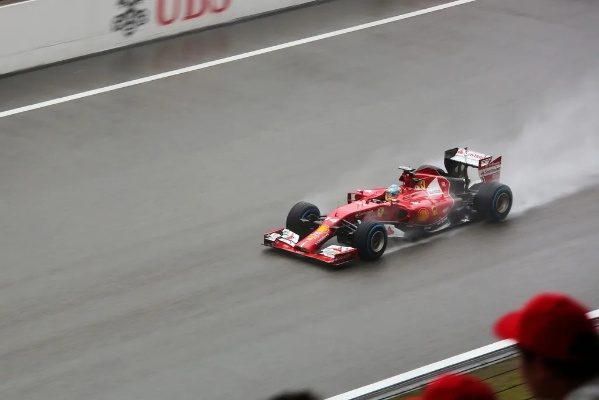 2014年中国大奖赛F1赛车精彩纷呈-第2张图片-www.211178.com_果博福布斯